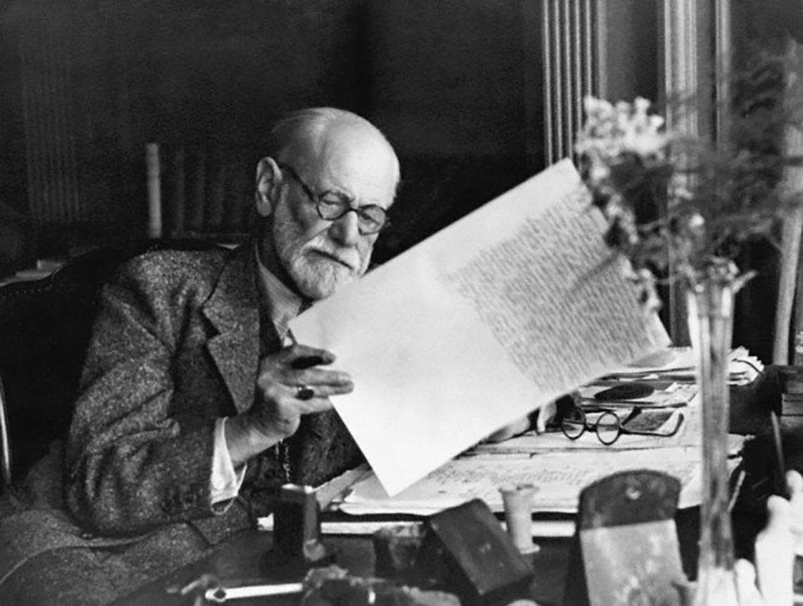 Read more about the article Freud’un Psikanaliz Teorisi: Zihinlerin Derinliklerine Bir Yolculuk